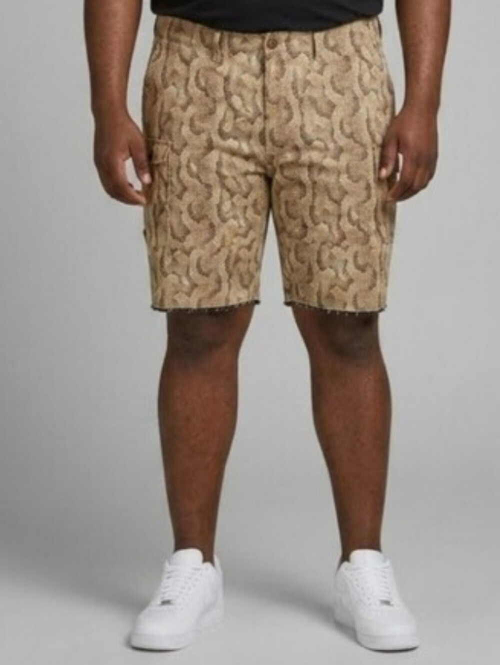 10.Deep Python Snakeskin All Over Print Men's Cargo Shorts Men's Size 40
